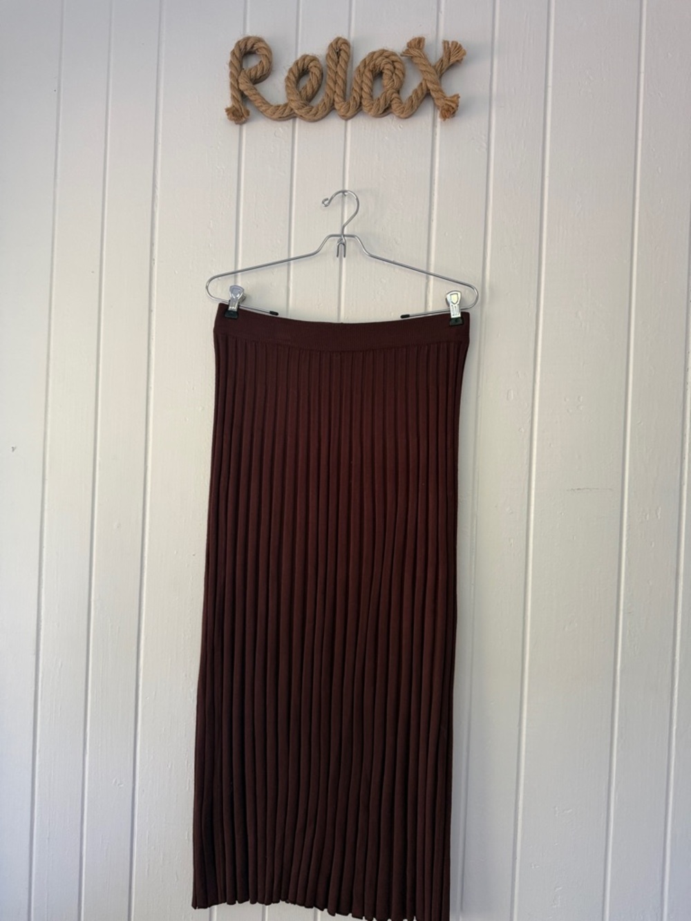 Ribbed Knit Midi Skirt in Deep Brown Large